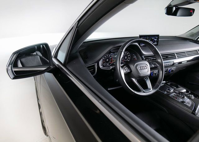 Used 2018 Audi Q7 3.0T Premium Plus w/ Premium Plus Package image 28