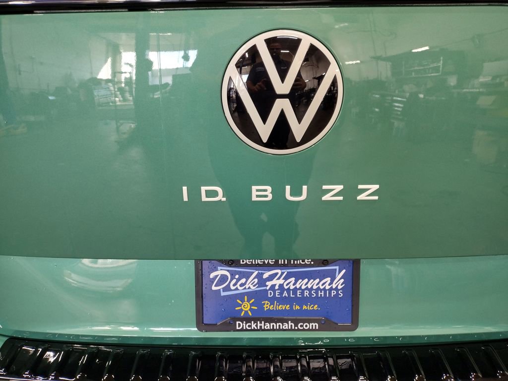 New 2025 Volkswagen ID. Buzz 1st Edition image 18
