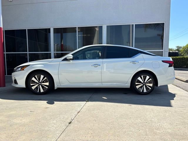 Used 2021 Nissan Altima 2.5 SV w/ SV Premium Package FWD image 5