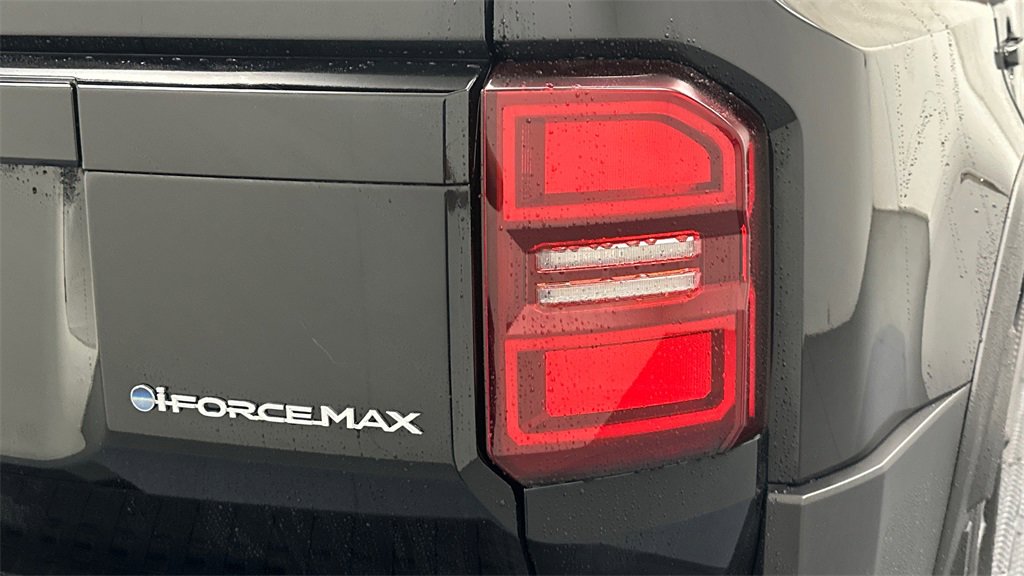 Used 2025 Toyota Land Cruiser image 21