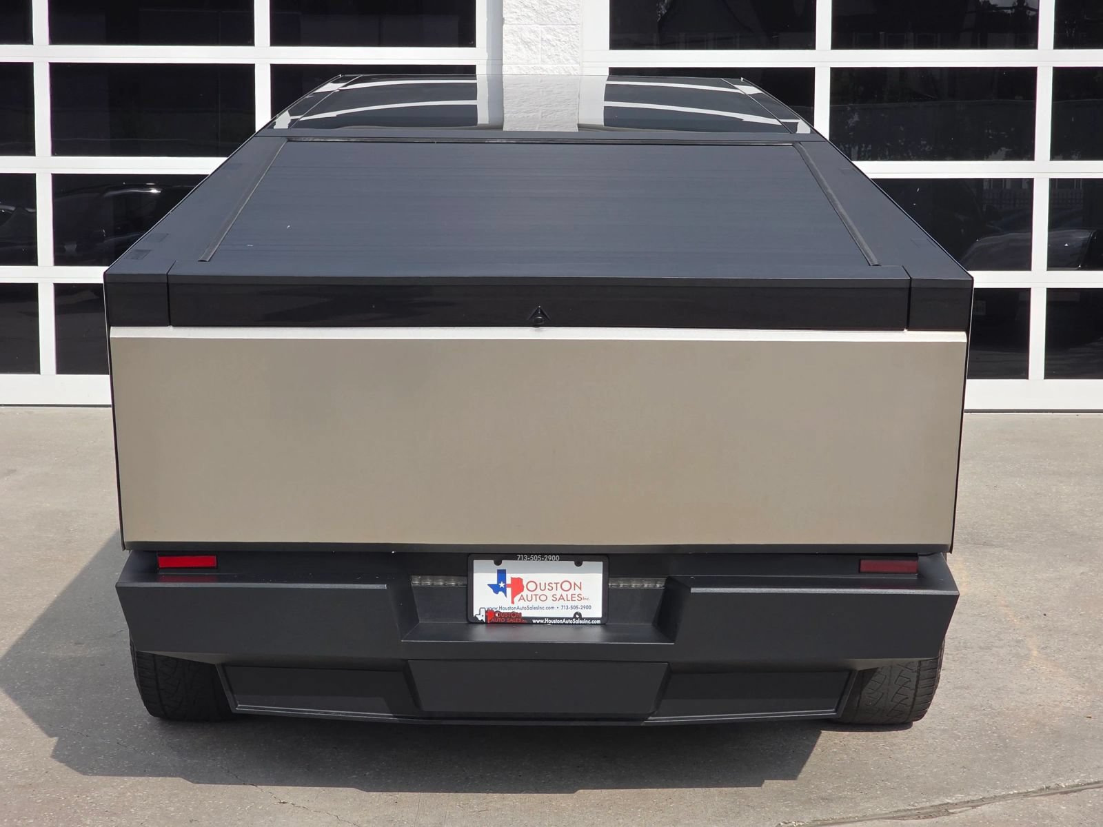 Used 2025 Tesla Cybertruck AWD Crew Cab image 5
