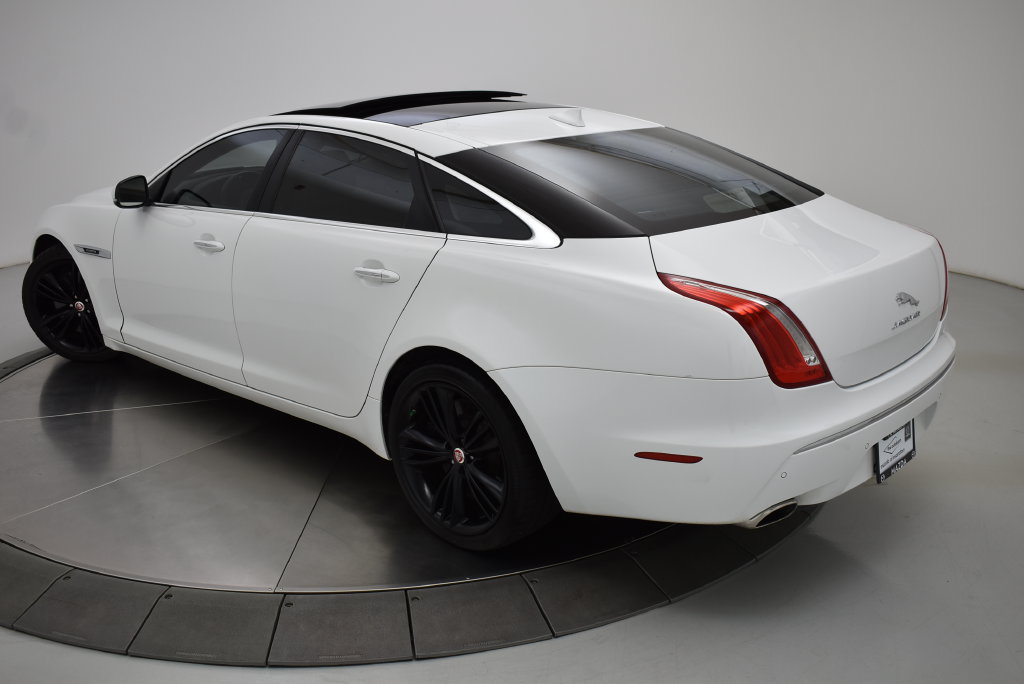 Used 2015 Jaguar XJ L Supercharged RWD image 9