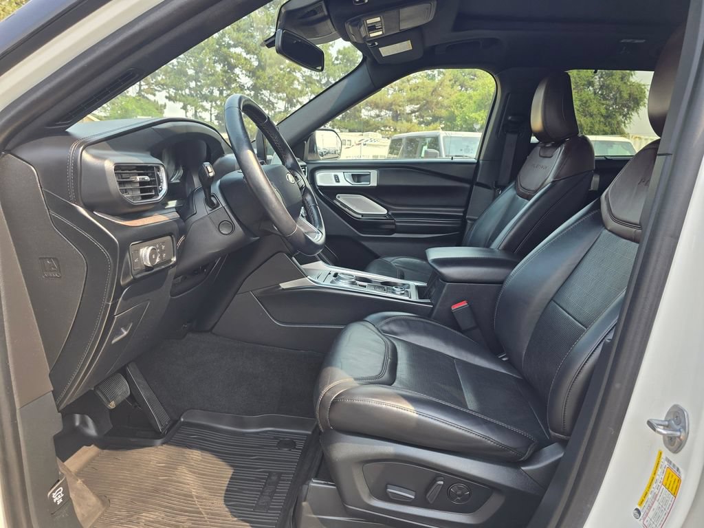 Used 2022 Ford Explorer Platinum w/ Equipment Group 601A AWD/4WD image 11