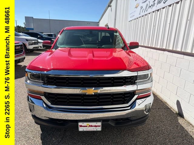 Used 2018 Chevrolet Silverado 1500 LT w/ All Star Edition AWD/4WD image 4