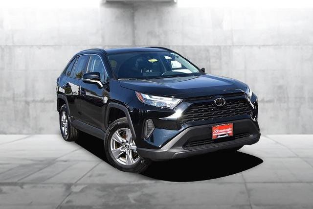Used 2025 Toyota RAV4 XLE image 2