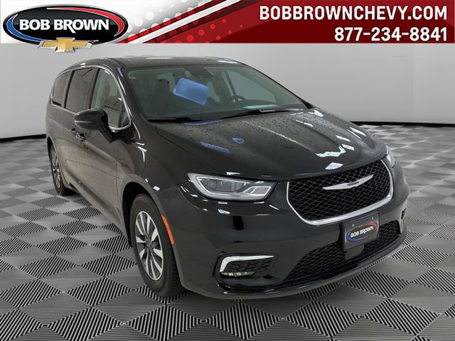 Used 2024 Chrysler Pacifica Select video 1