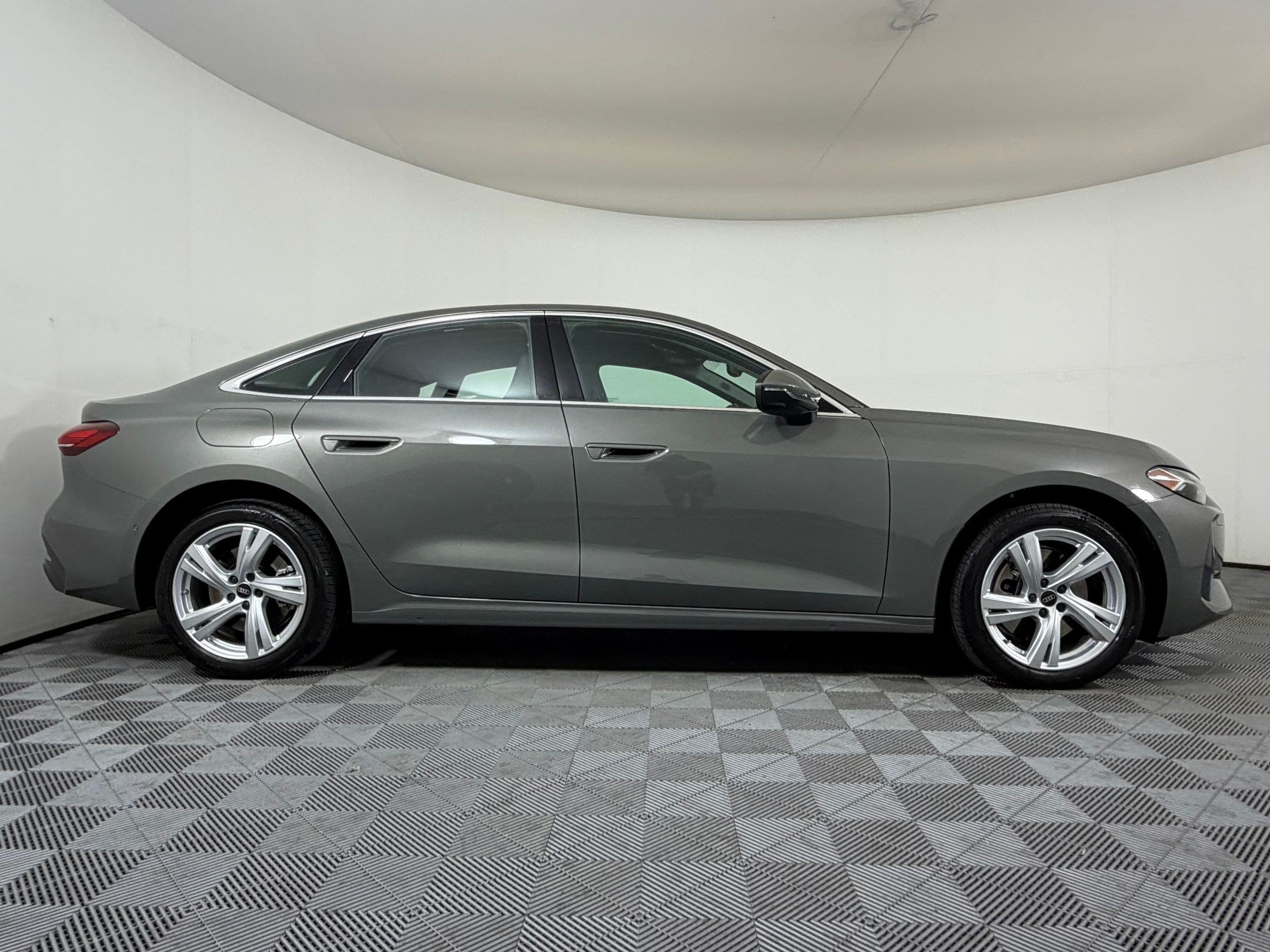 Used 2025 Audi A5 2.0T Premium Plus AWD/4WD image 8