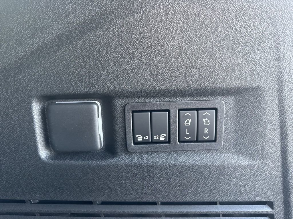 New 2026 GMC Yukon AT4 Ultimate AWD/4WD image 31