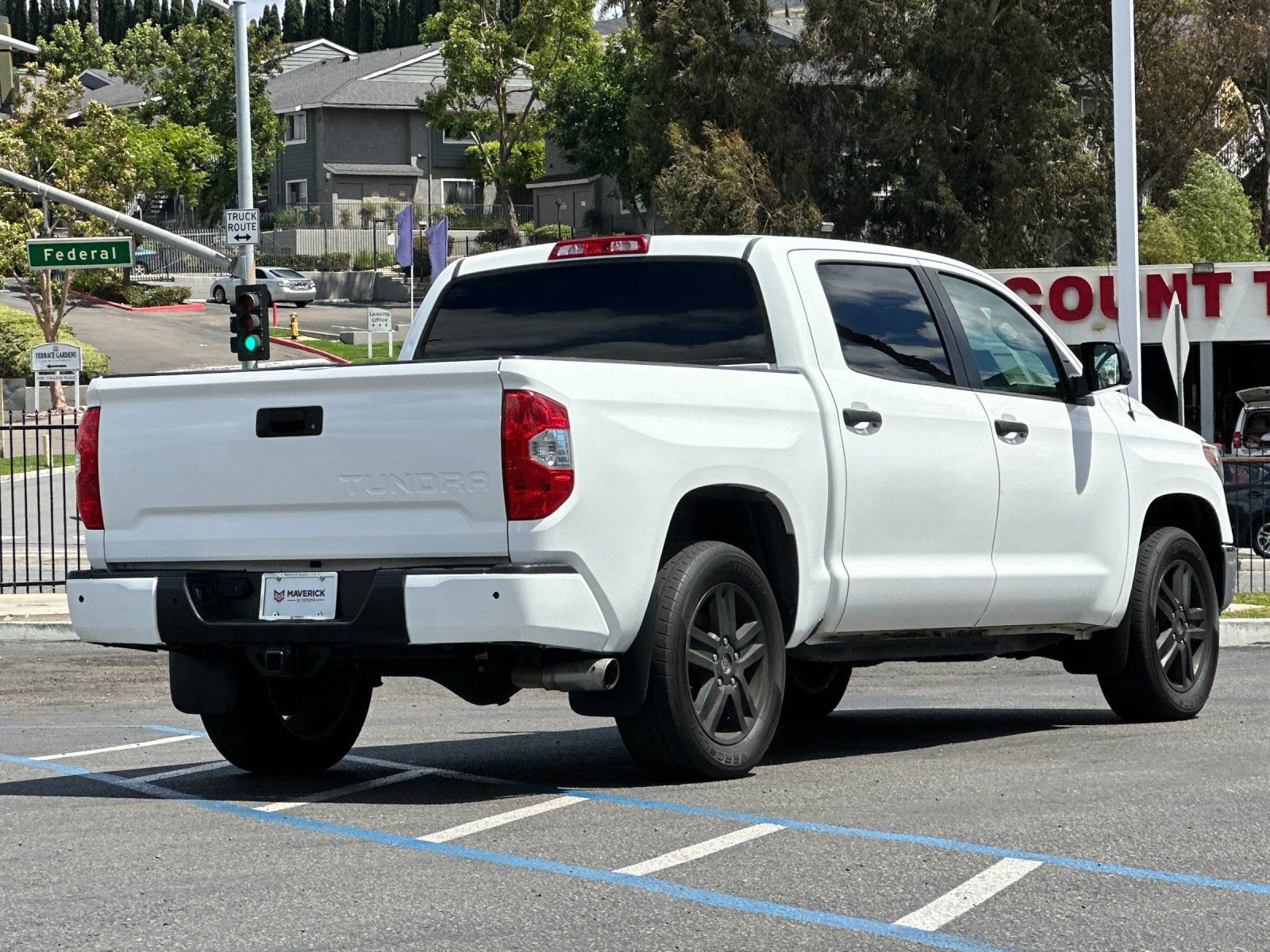 Used 2018 Toyota Tundra SR5 w/ SR5 Upgrade Package RWD image 5