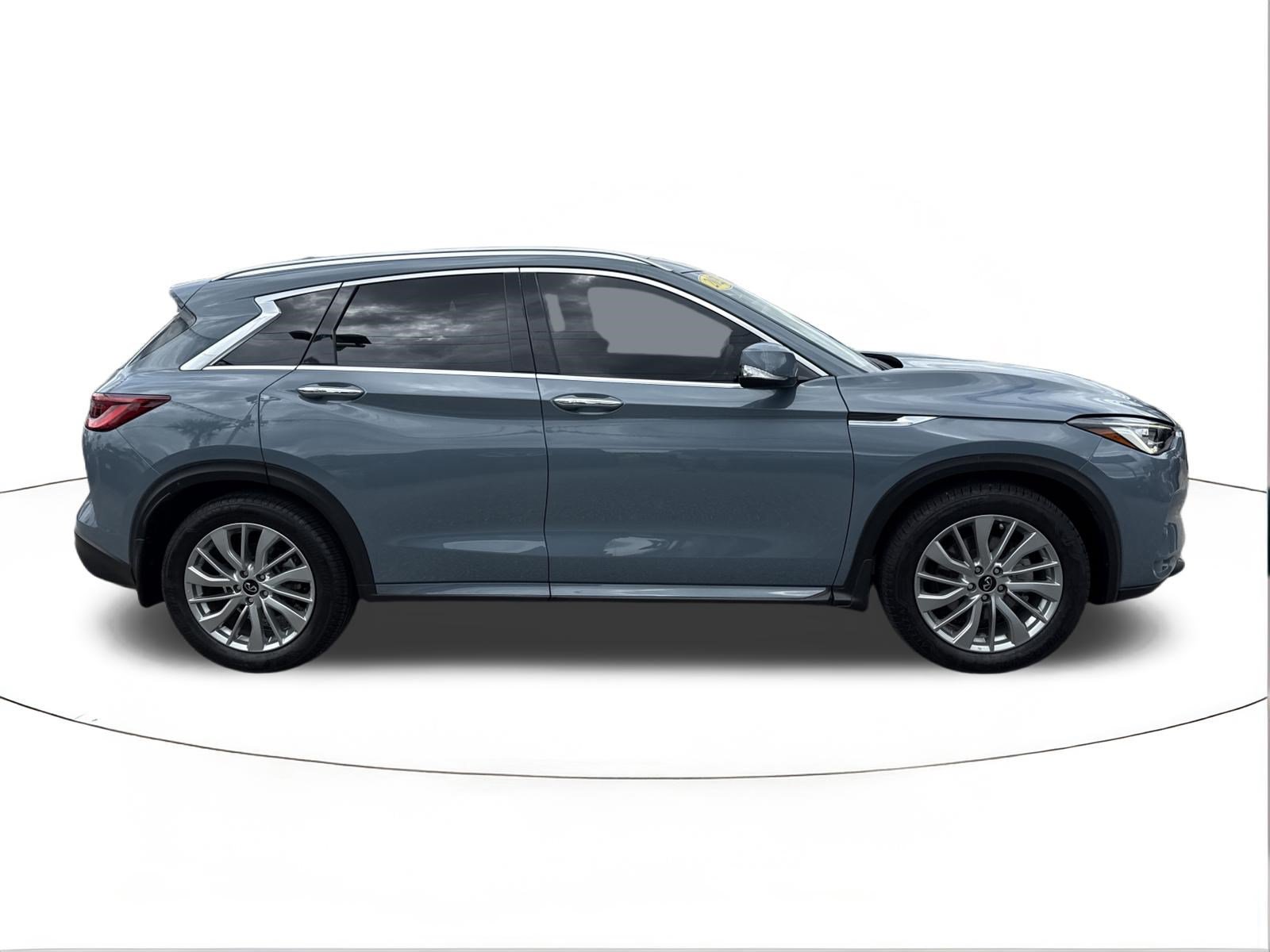 Used 2023 INFINITI QX50 Luxe FWD image 2