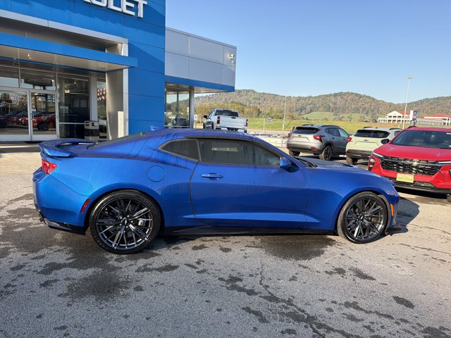 Used 2017 Chevrolet Camaro ZL1 RWD image 3