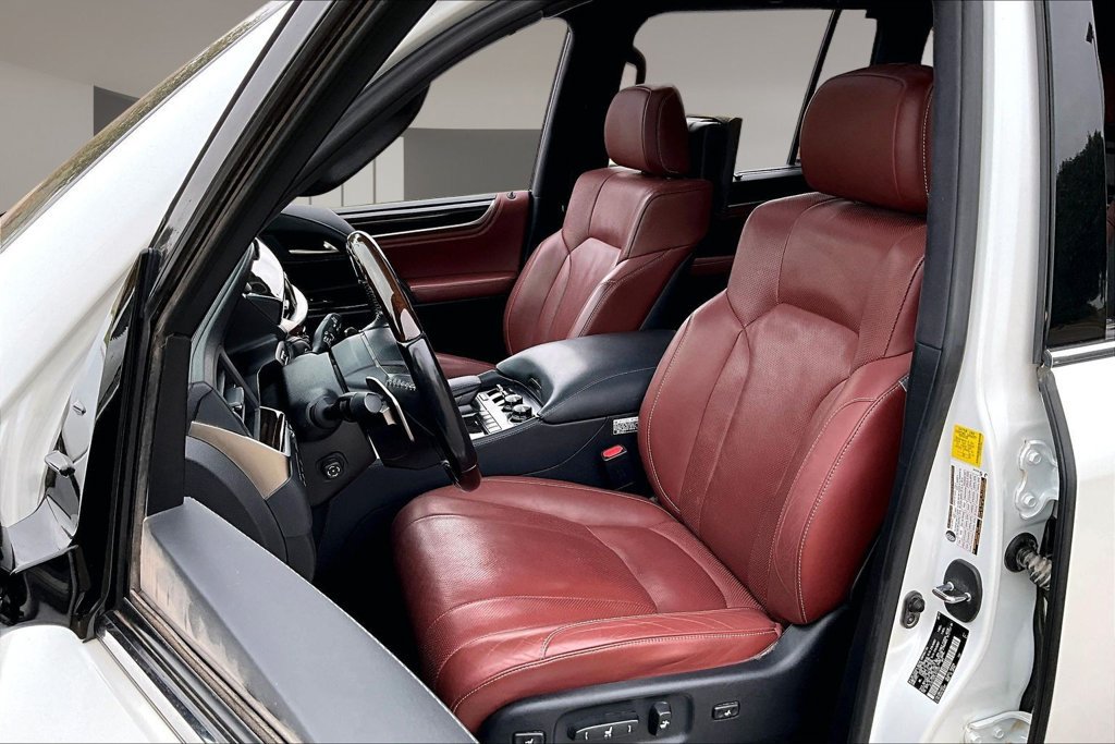 Used 2020 Lexus LX 570 4WD w/ Sport Package image 25