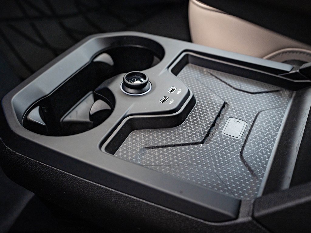 Used 2023 BMW iX M60 image 32