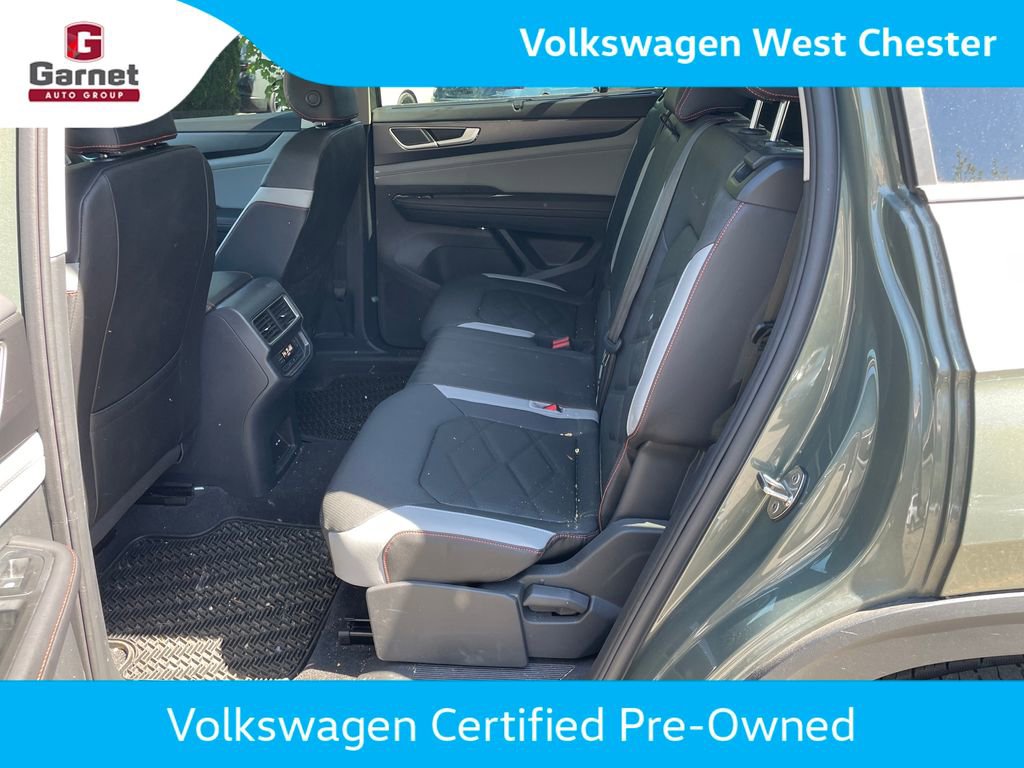 Certified 2025 Volkswagen Atlas Peak Edition SE AWD/4WD image 12