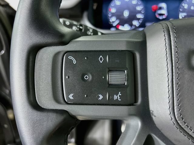 Used 2023 Land Rover Defender 90 X AWD/4WD image 10
