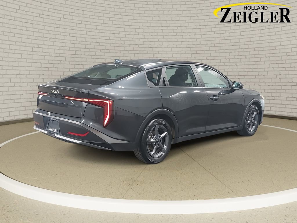 Used 2025 Kia K4 LXS image 5
