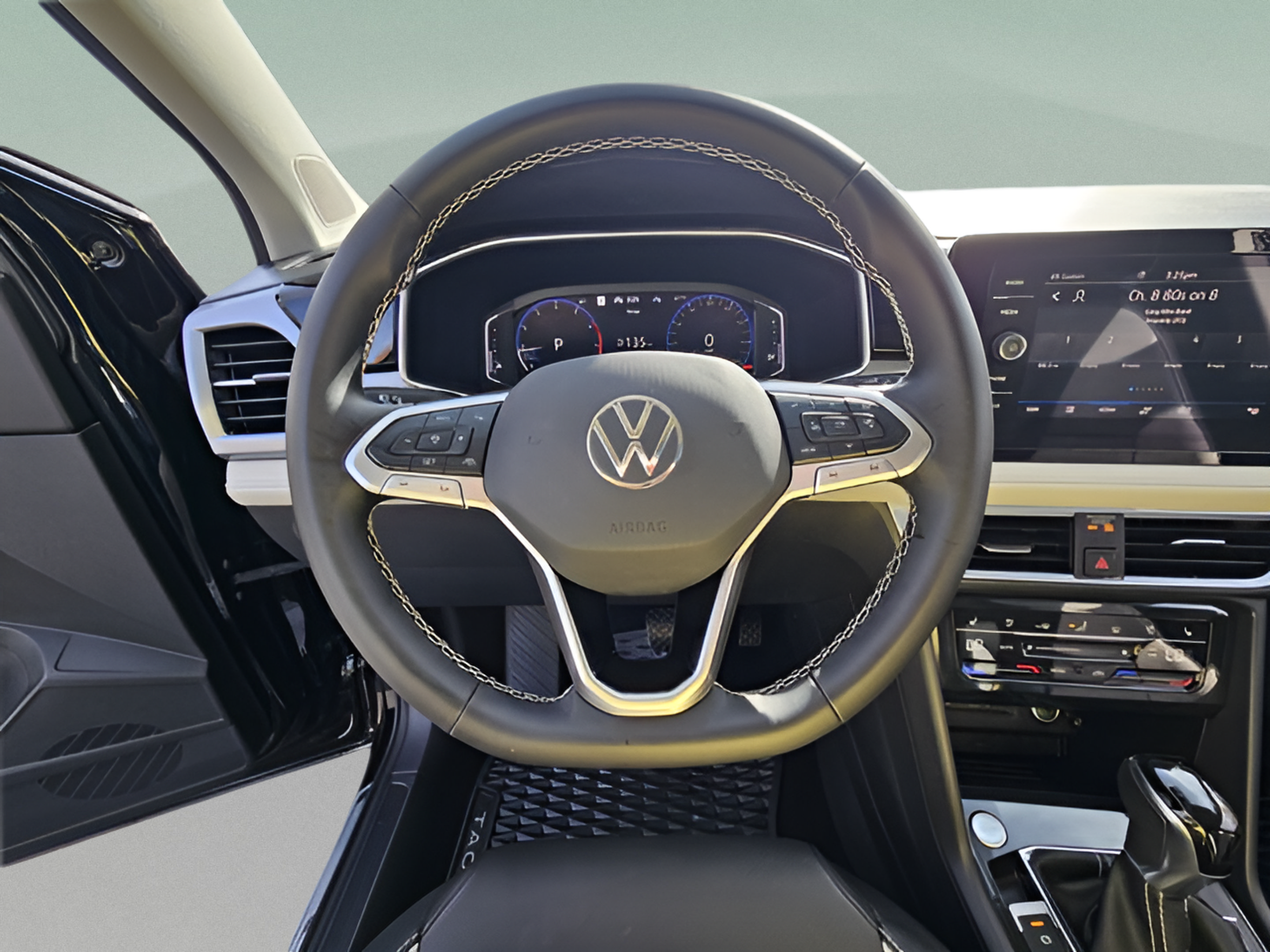 Used 2025 Volkswagen Taos SEL AWD/4WD image 23