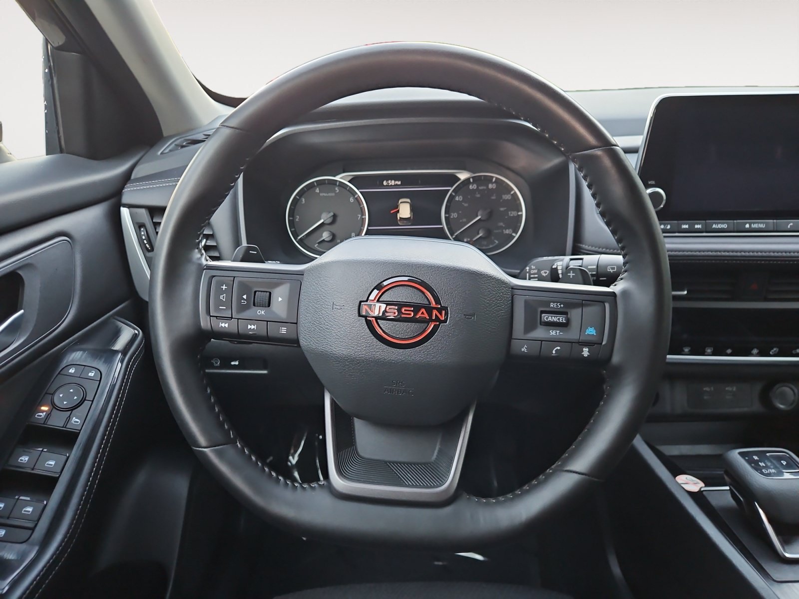 Used 2025 Nissan Rogue SV AWD/4WD image 12