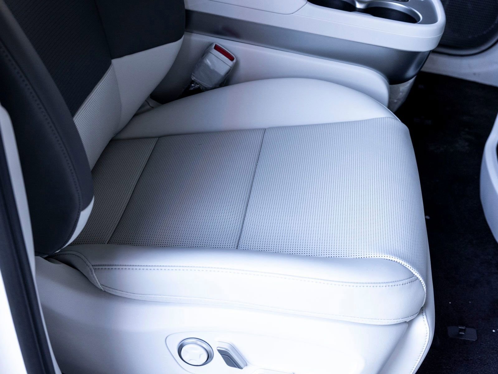 New 2026 Hyundai Ioniq 9 Limited image 27