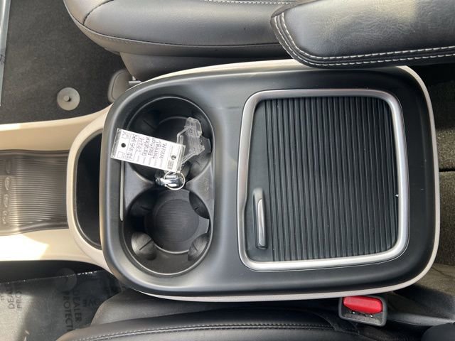 Used 2024 Chrysler Pacifica Touring-L FWD image 10