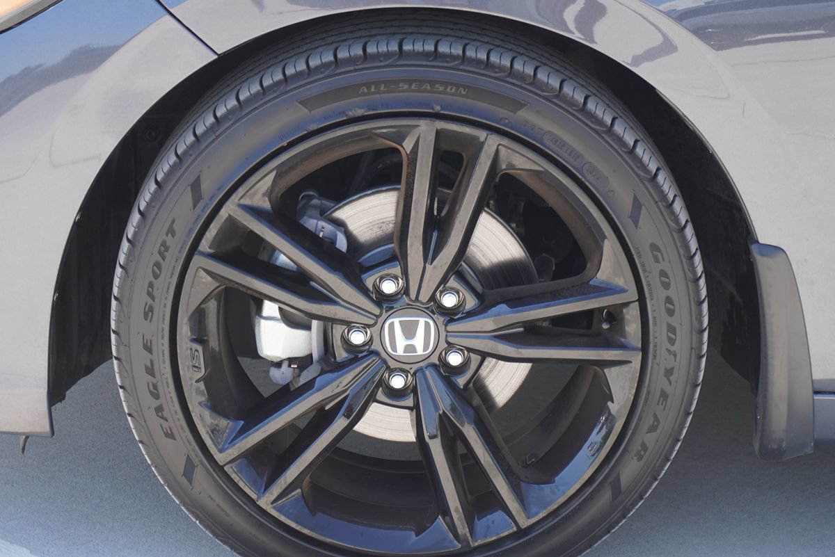 Used 2025 Honda Civic Sport image 4