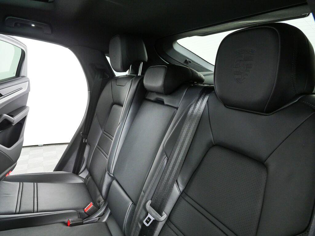 New 2026 Porsche Cayenne S AWD/4WD image 23
