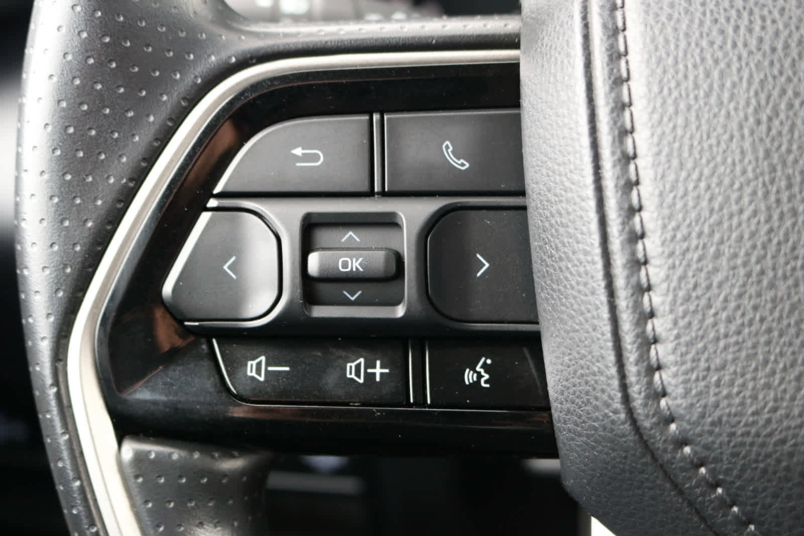 Used 2023 Toyota Tundra SR5 w/ SR5 Convenience Package image 29