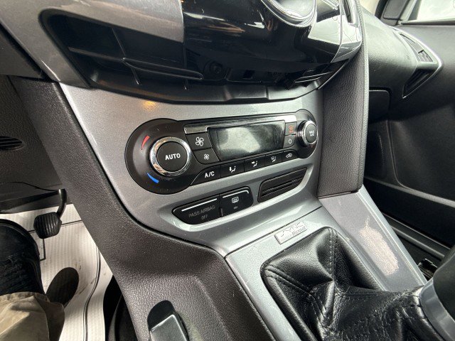 Used 2013 Ford Focus Titanium w/ Titanium Handling Pkg image 16