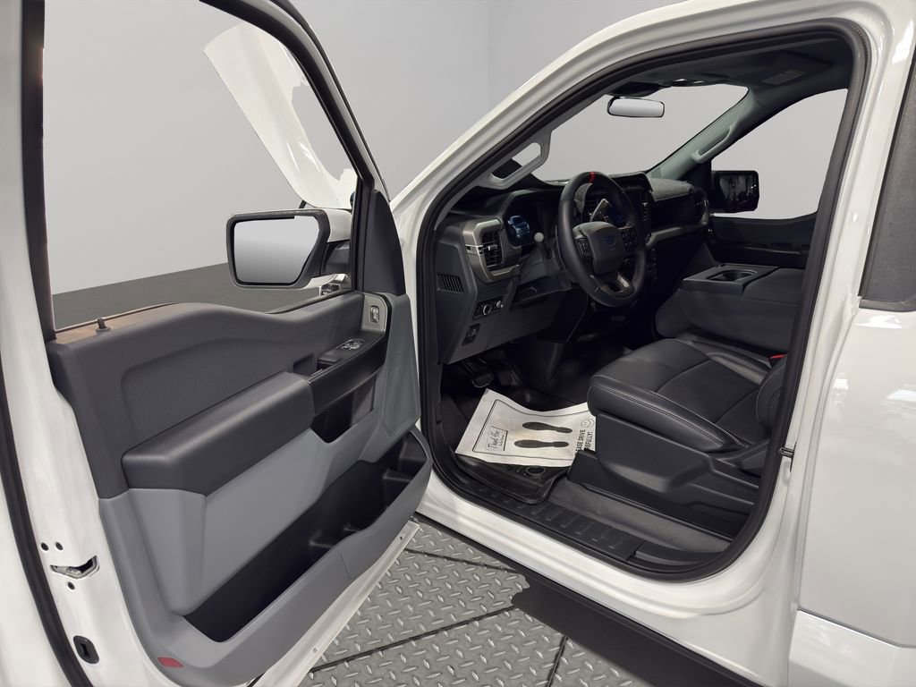 Used 2024 Ford F150 XL image 5