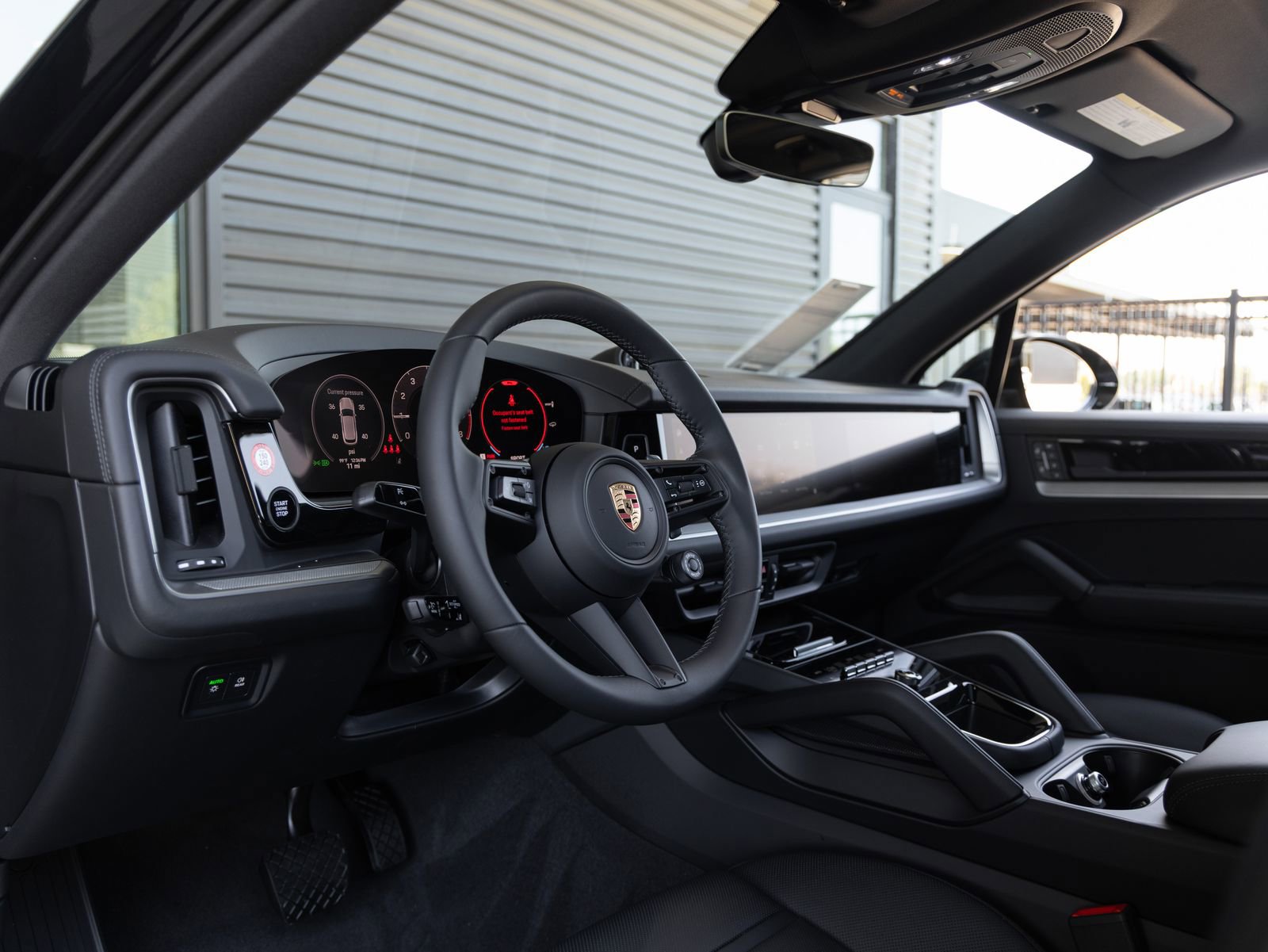 Certified 2025 Porsche Cayenne E-Hybrid AWD/4WD image 4
