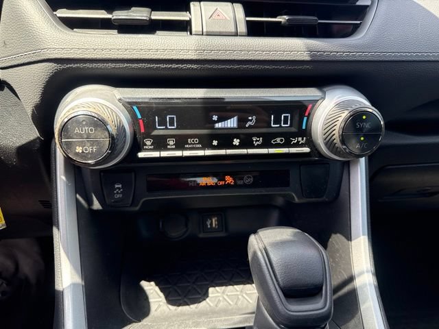 Used 2024 Toyota RAV4 LE AWD/4WD image 31