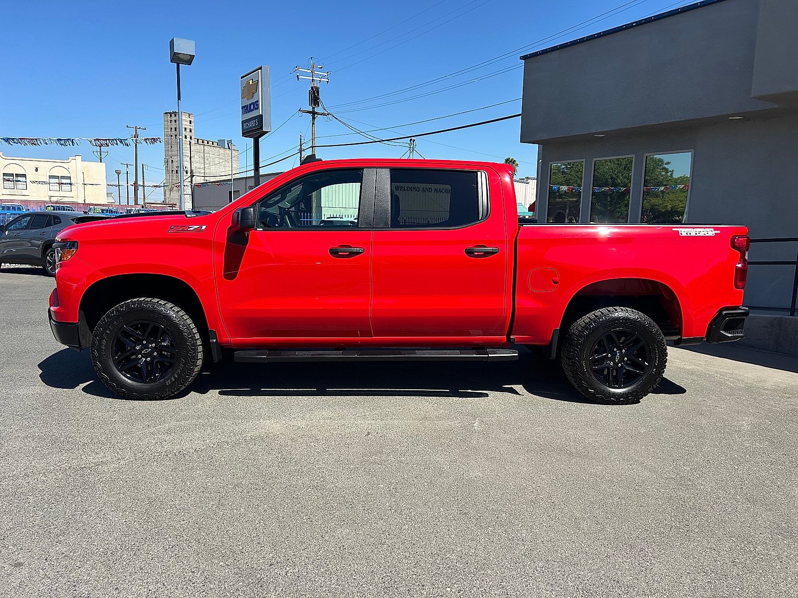 Used 2025 Chevrolet Silverado 1500 Custom Trail Boss AWD/4WD image 6