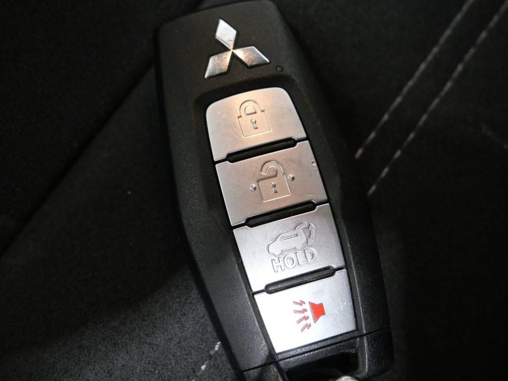 Used 2024 Mitsubishi Outlander SE AWD/4WD image 29