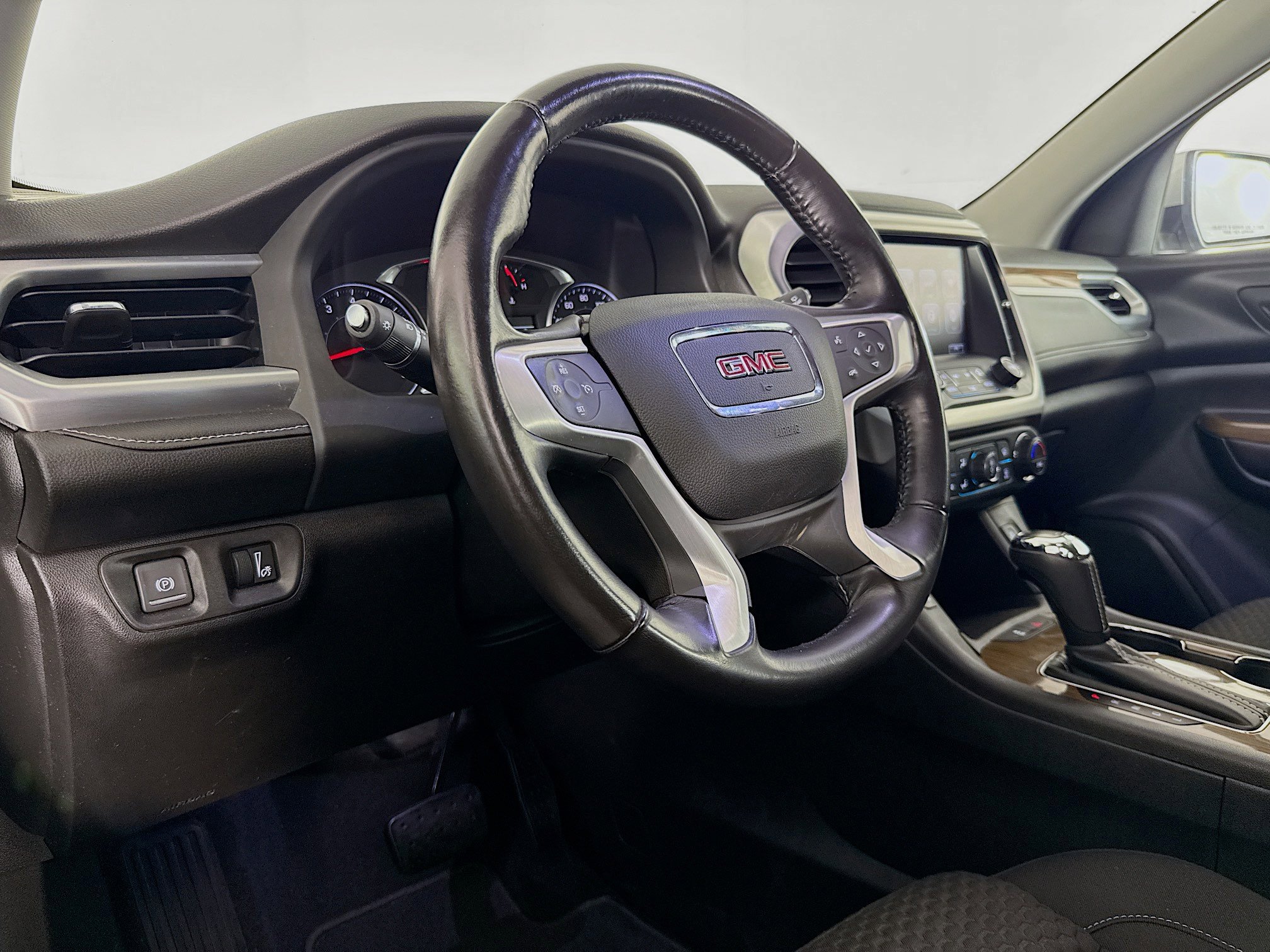 Used 2018 GMC Acadia SLE FWD image 22