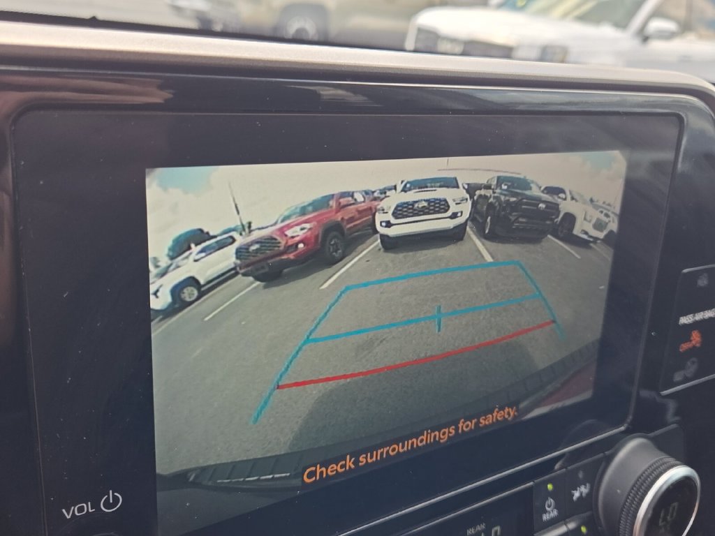 Used 2023 Toyota Highlander L FWD image 21