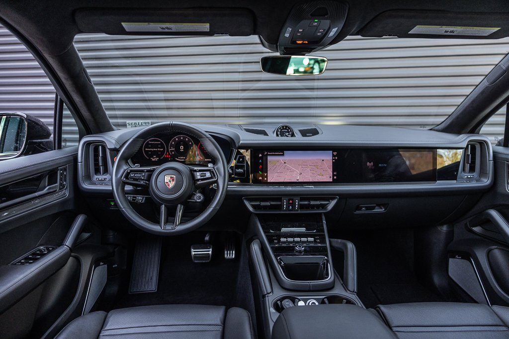 Certified 2025 Porsche Cayenne GTS image 12