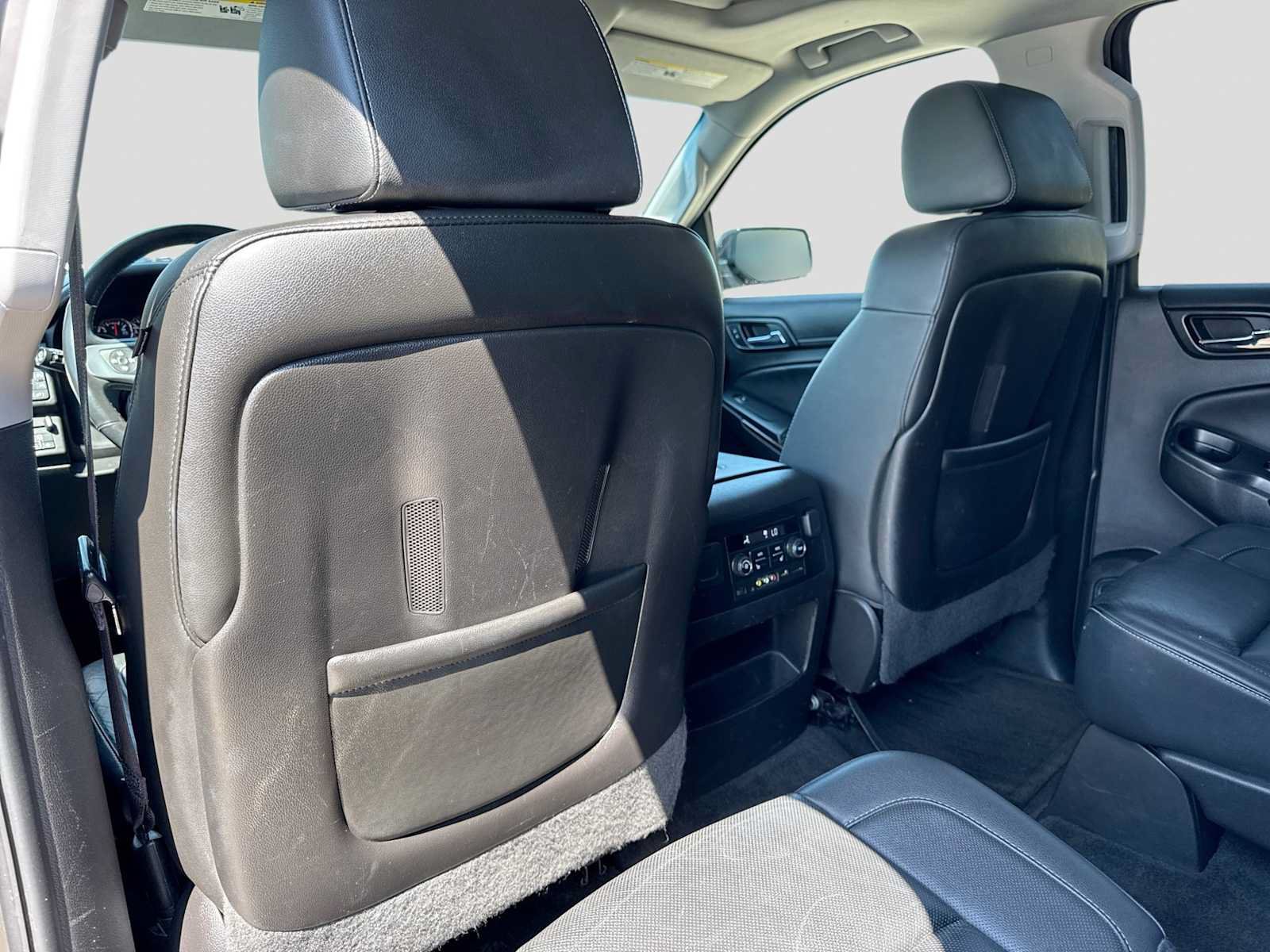 Used 2016 GMC Yukon SLT w/ Open Road Package AWD/4WD image 17