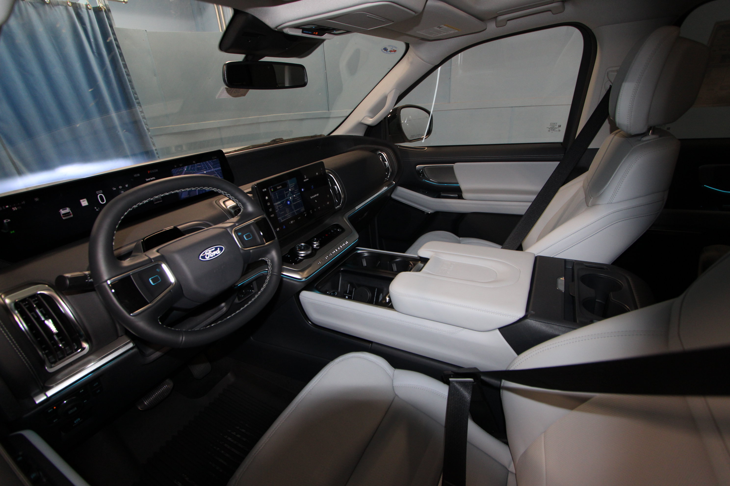 New 2027 Ford Expedition Platinum AWD/4WD image 2