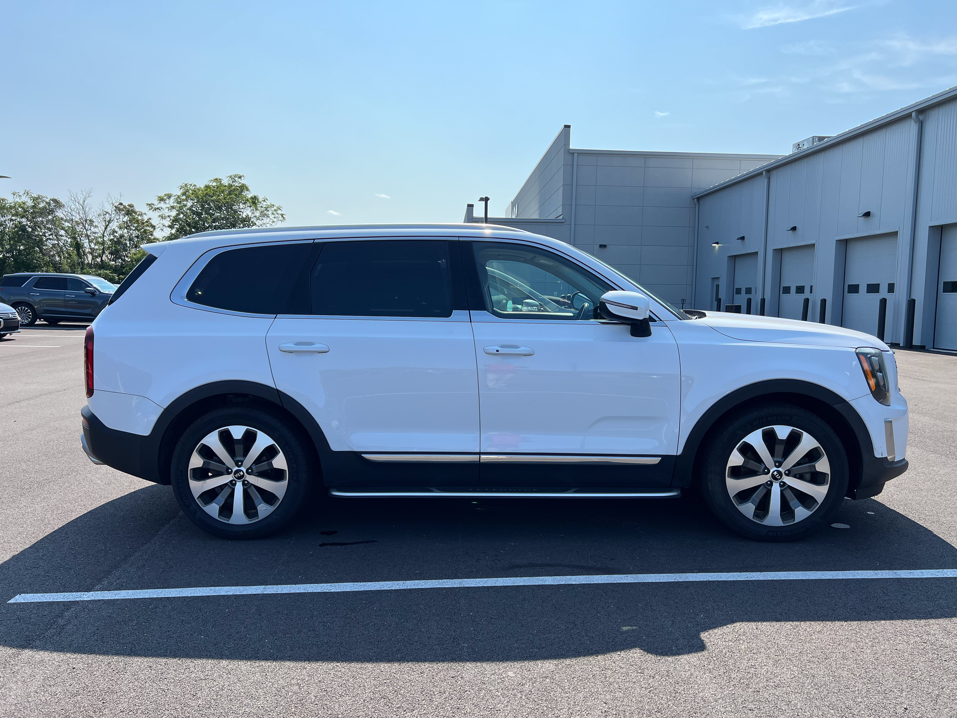 Used 2021 Kia Telluride EX w/ EX Premium Package AWD/4WD image 5