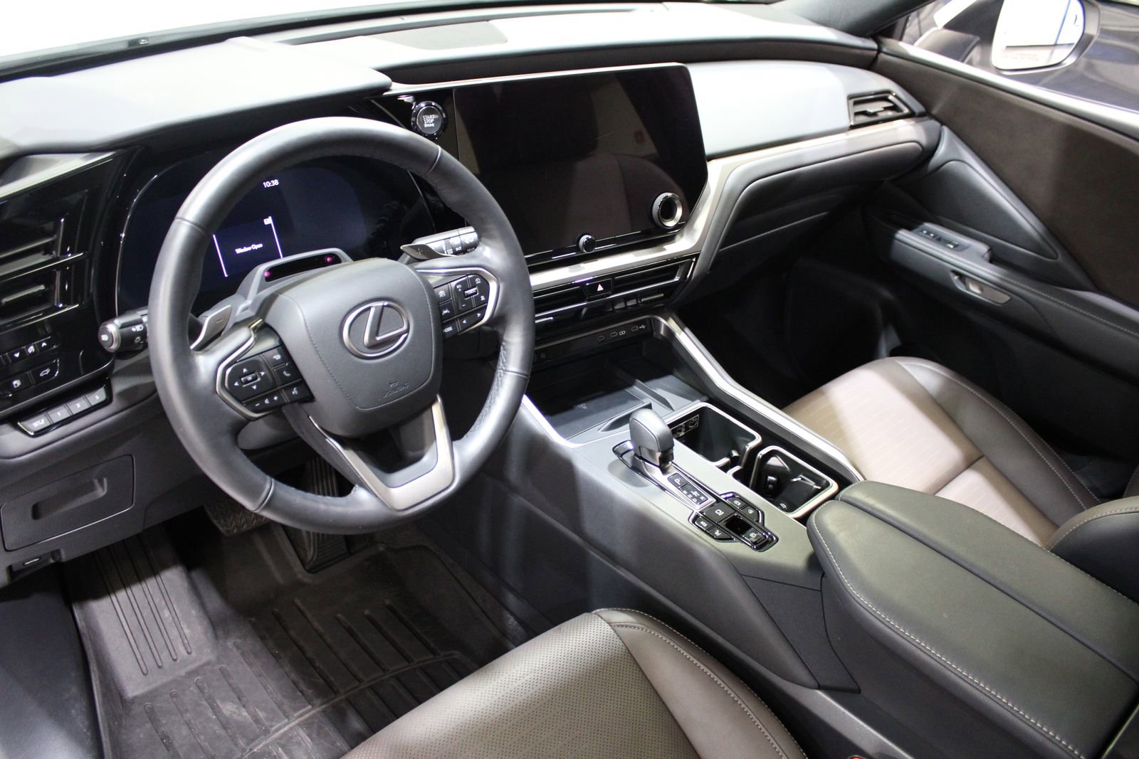 Used 2024 Lexus TX 350 AWD w/ Captains Chair Package image 18