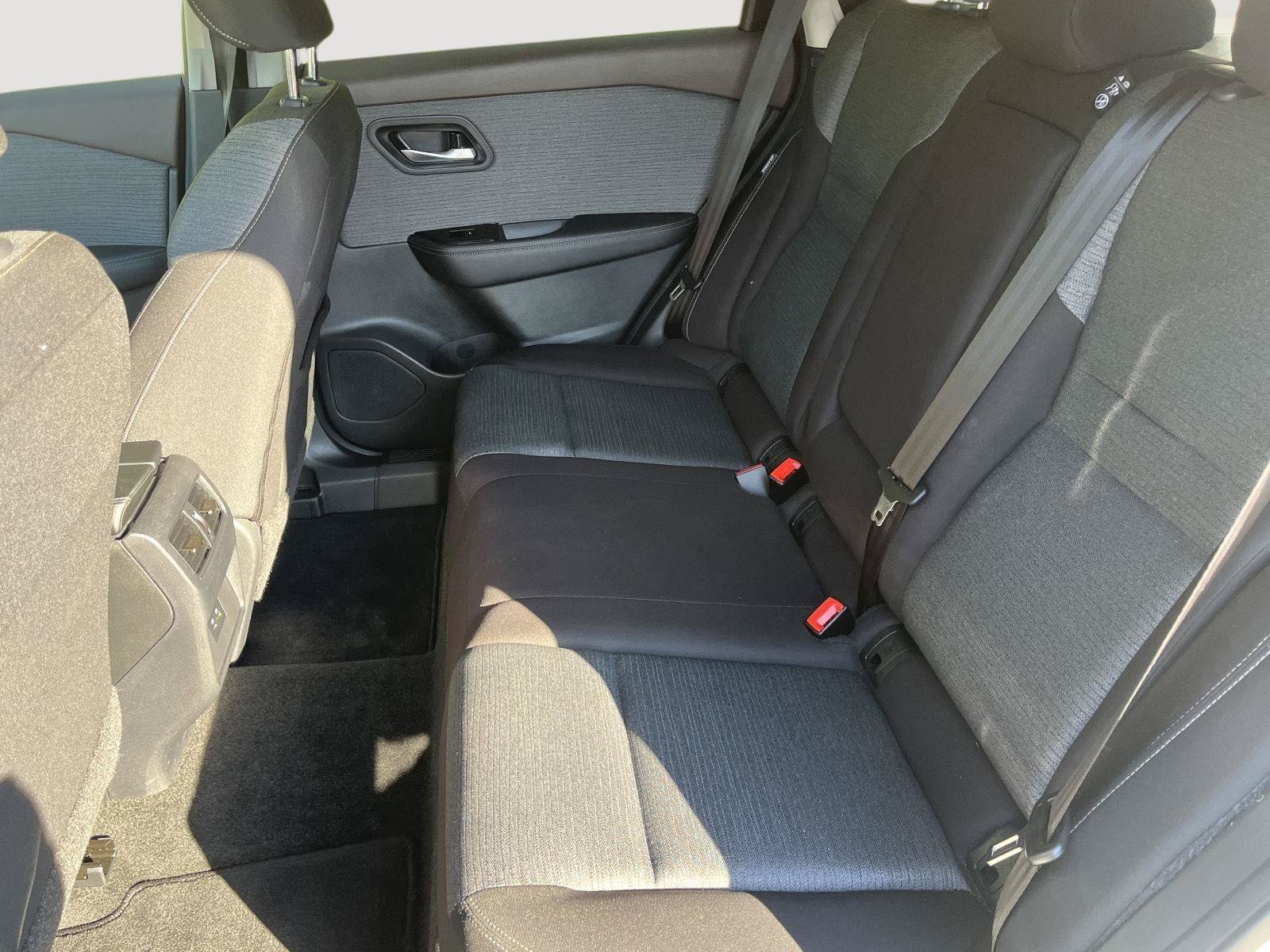 Used 2023 Nissan Rogue SV AWD/4WD image 13