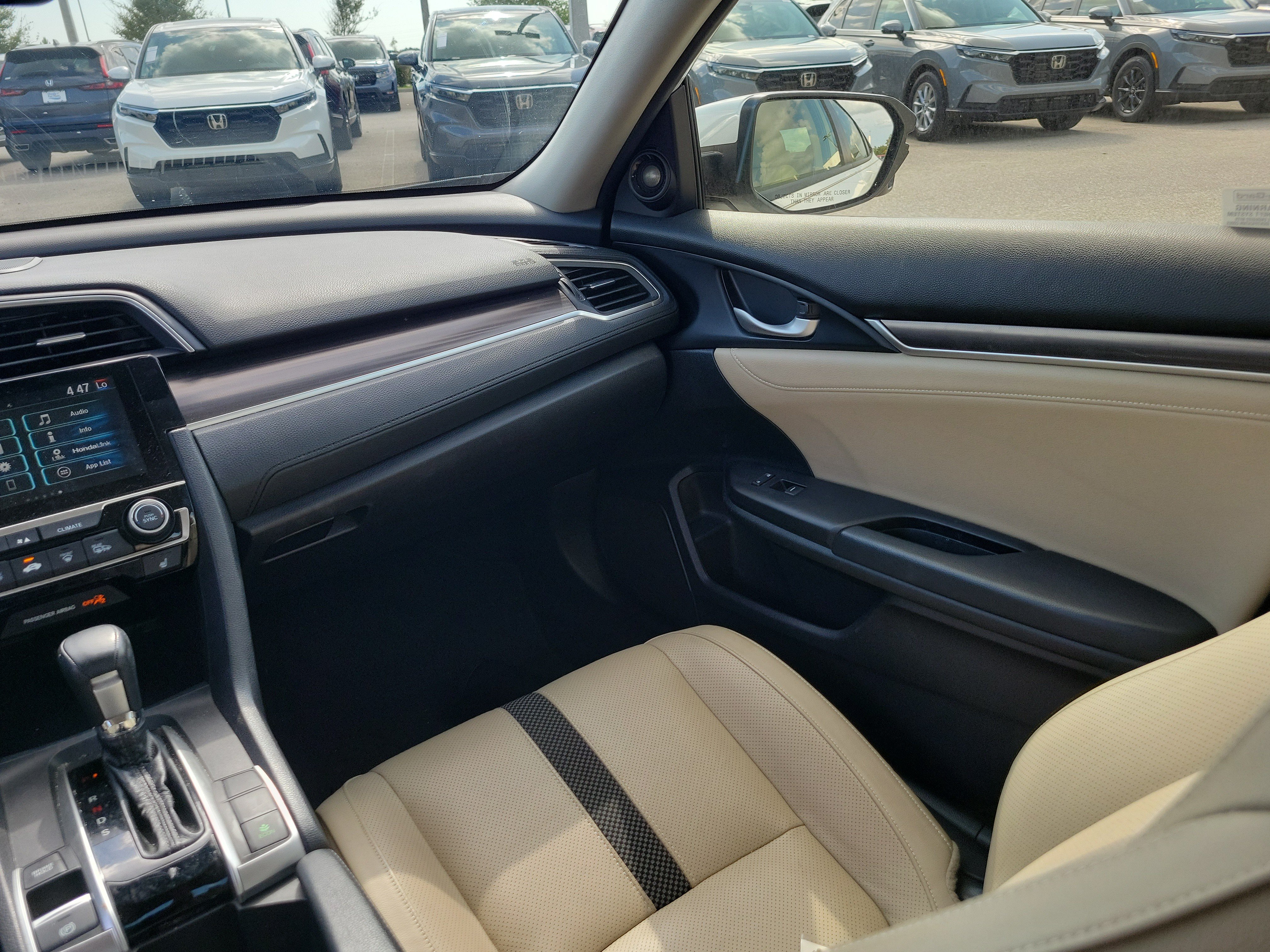 Used 2019 Honda Civic Touring image 17