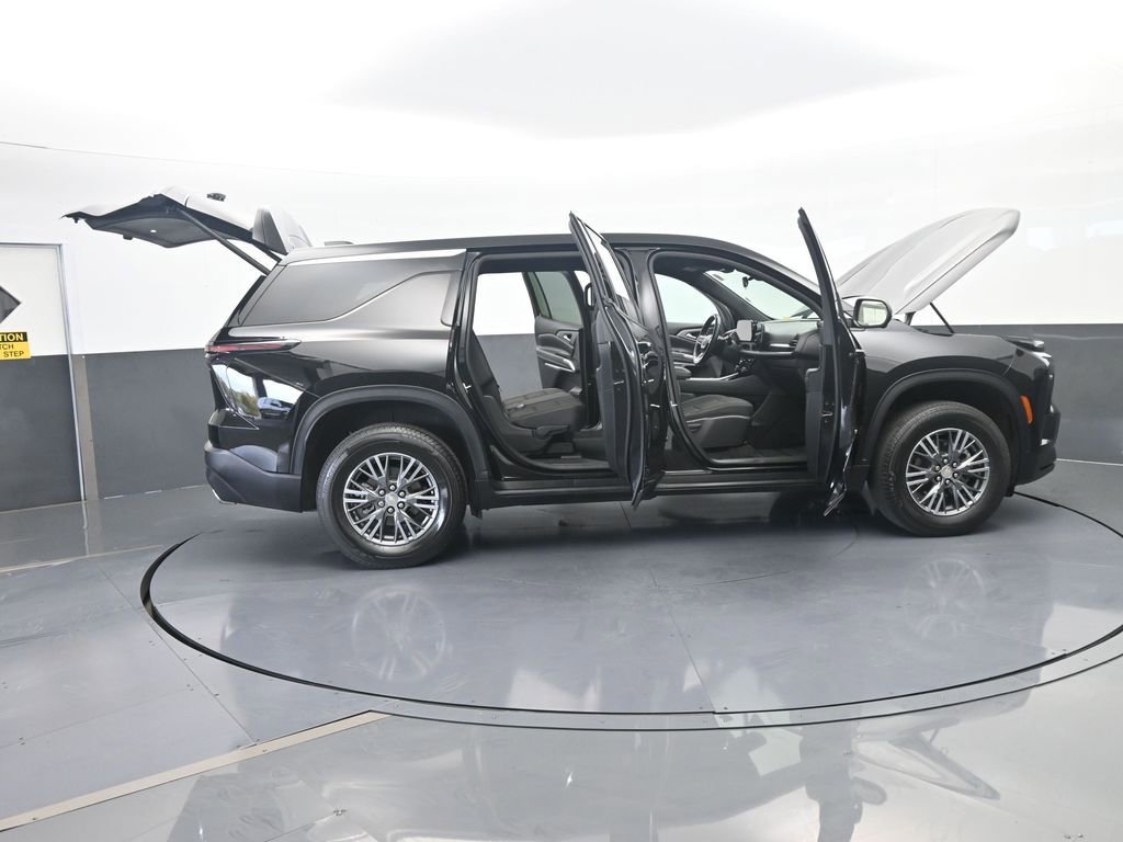 Used 2024 Chevrolet Traverse LS image 80