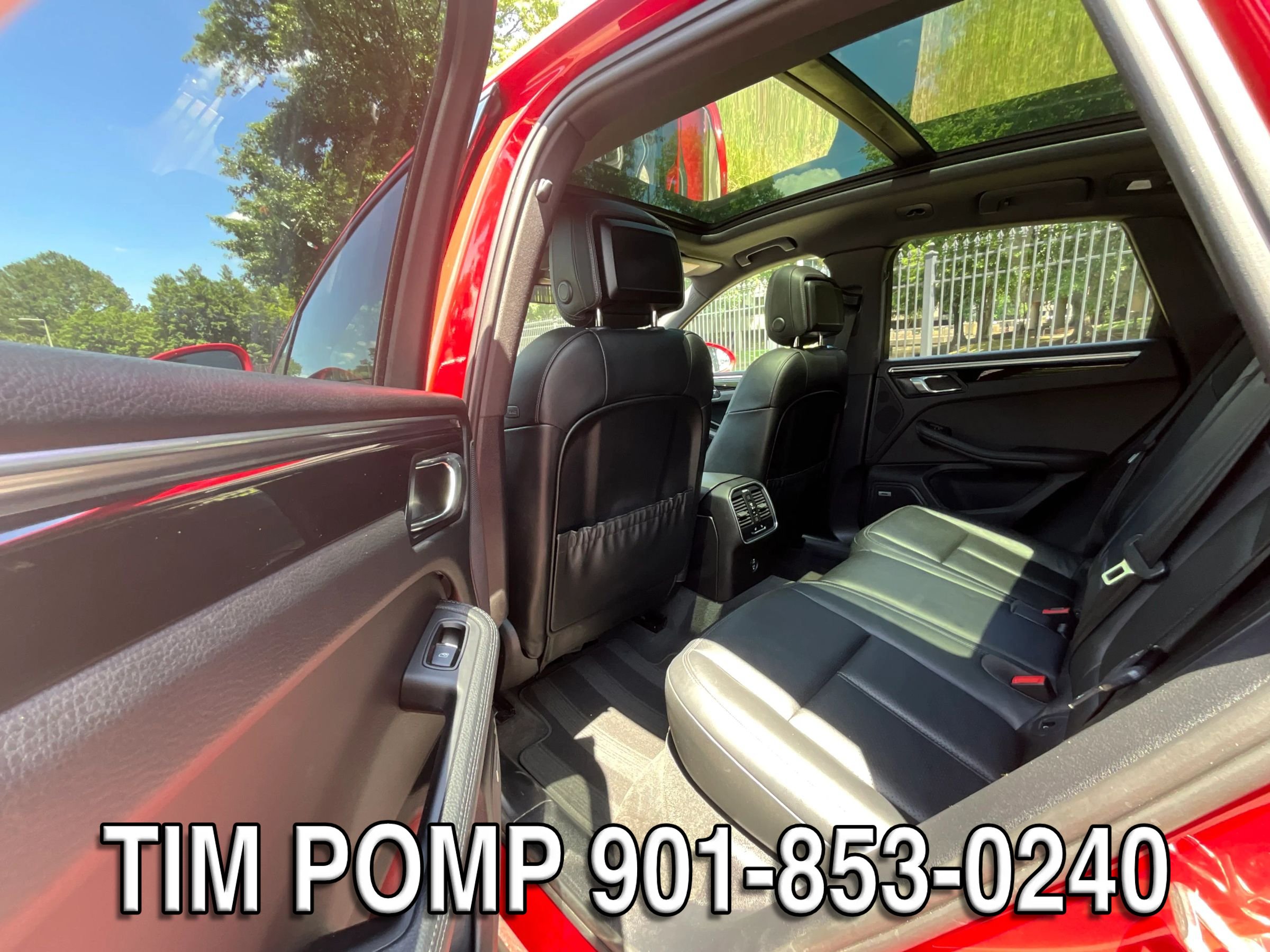Used 2020 Porsche Macan w/ Premium Package Plus AWD/4WD image 12