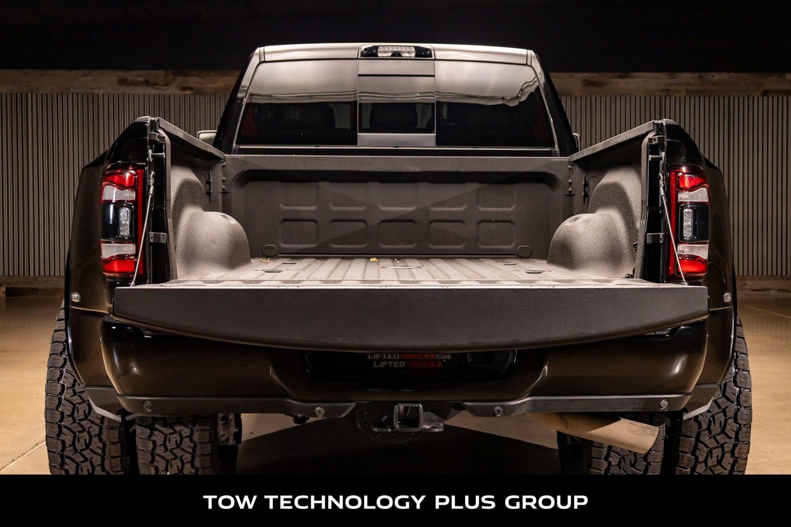 Used 2023 RAM 3500 Limited image 9