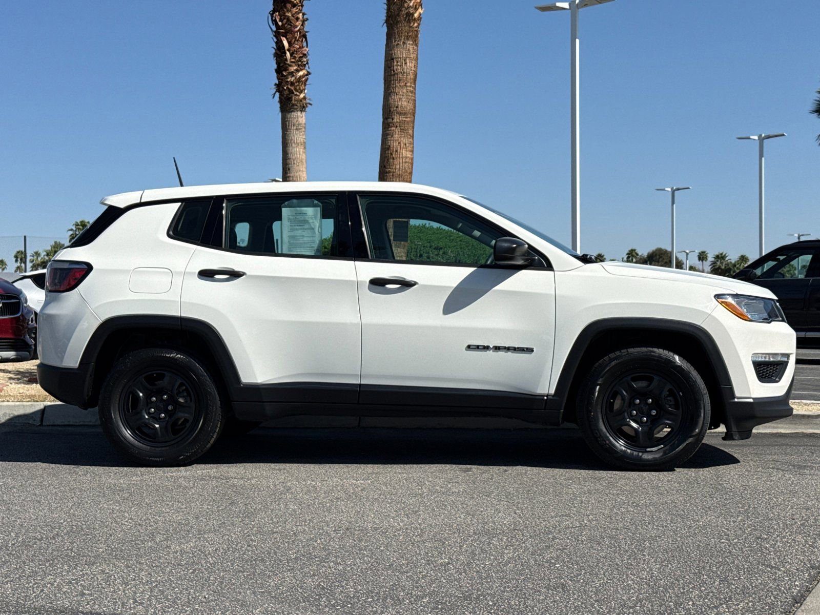 Used 2018 Jeep Compass Sport image 2
