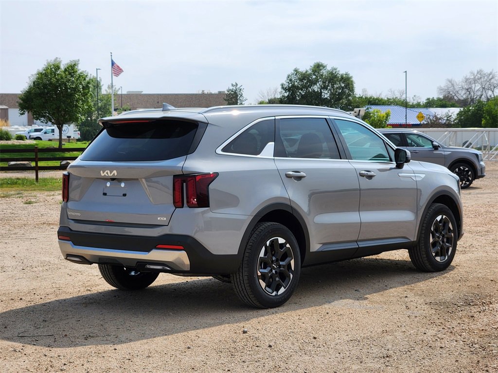 New 2026 Kia Sorento S w/ S Panoramic Sunroof Package image 3