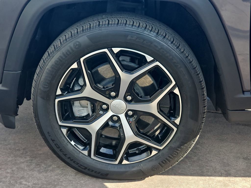 Used 2024 Jeep Compass Limited image 35