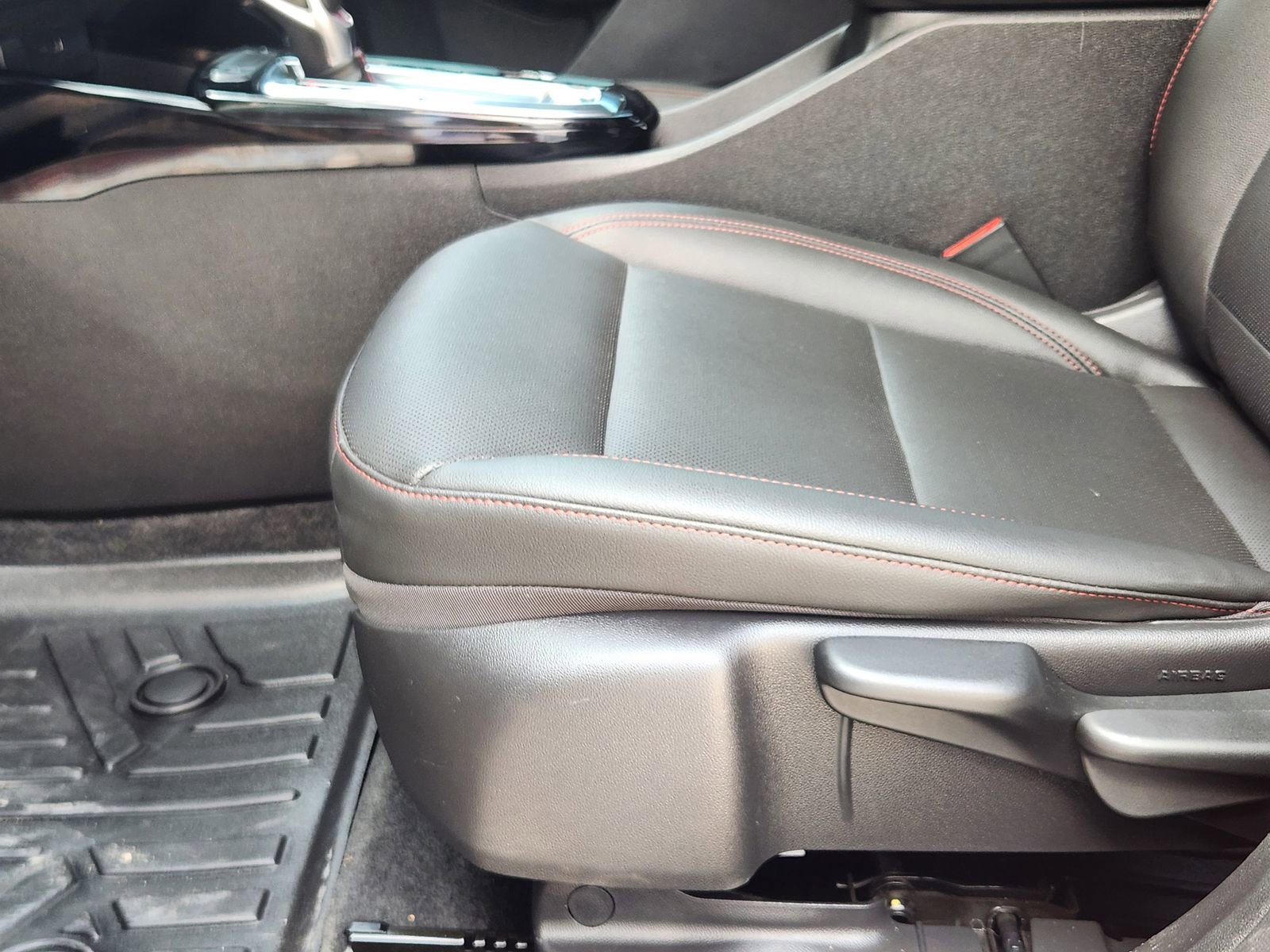 Used 2024 Chevrolet Trax RS FWD image 26