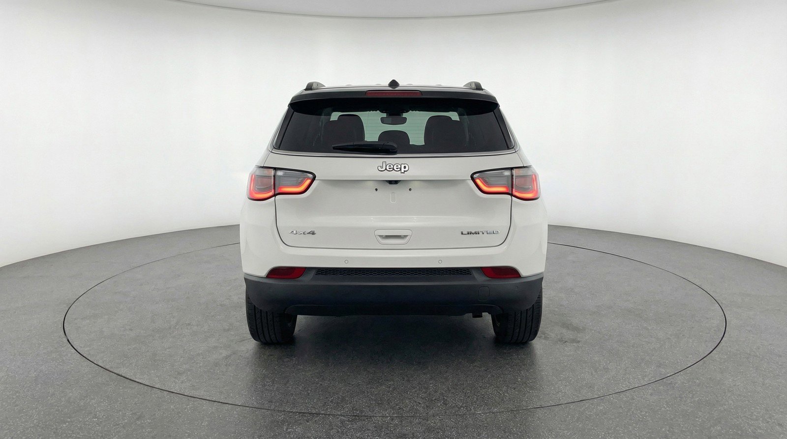 Used 2025 Jeep Compass Limited image 7